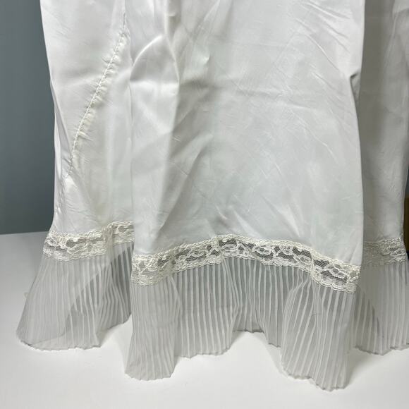 Vintage Lingerie Skirt Set Size Small White Half Slip Camisole Lace Accent Hem - Picture 8 of 10